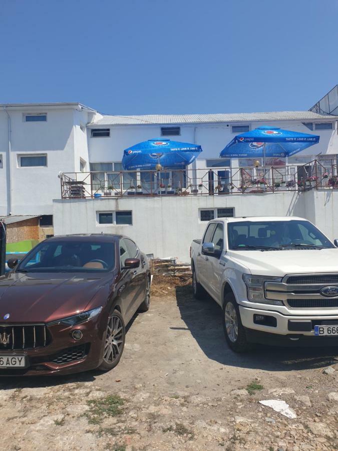Vila Restaurant Angellys Tuzla Exterior photo